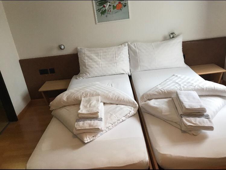 Hotel & Restaurant Stadthof Glarus Eksteriør bilde